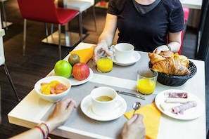 Buffet breakfast on weekdays (EUR 22 per person)