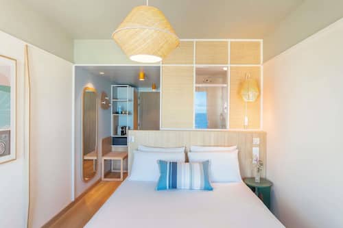 Premium bedding, minibar, in-room safe, desk