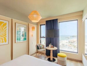 Hochwertige Bettwaren, Minibar, Zimmersafe, Schreibtisch