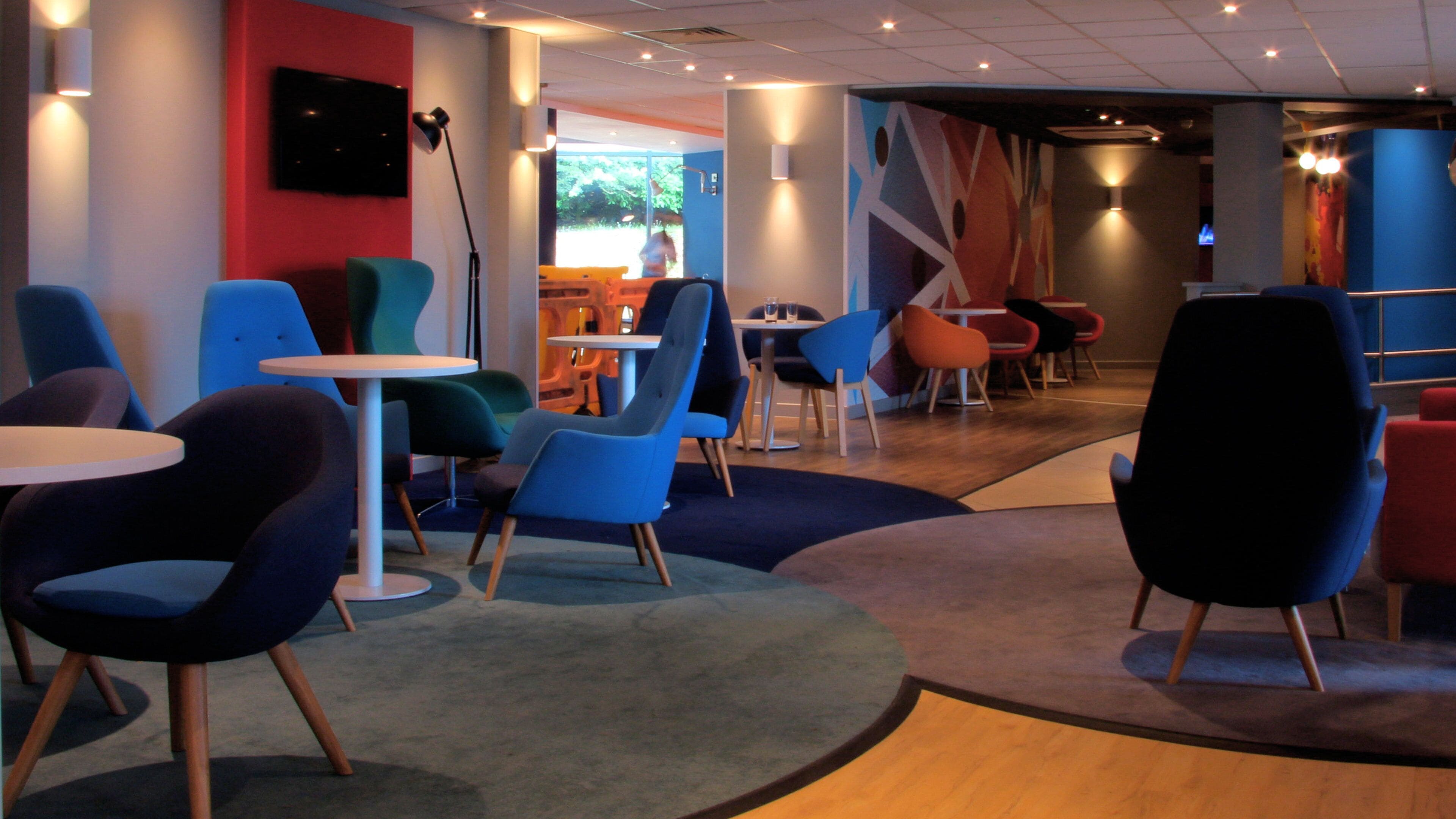 Foto - Holiday Inn Express London Stansted Airport by IHG