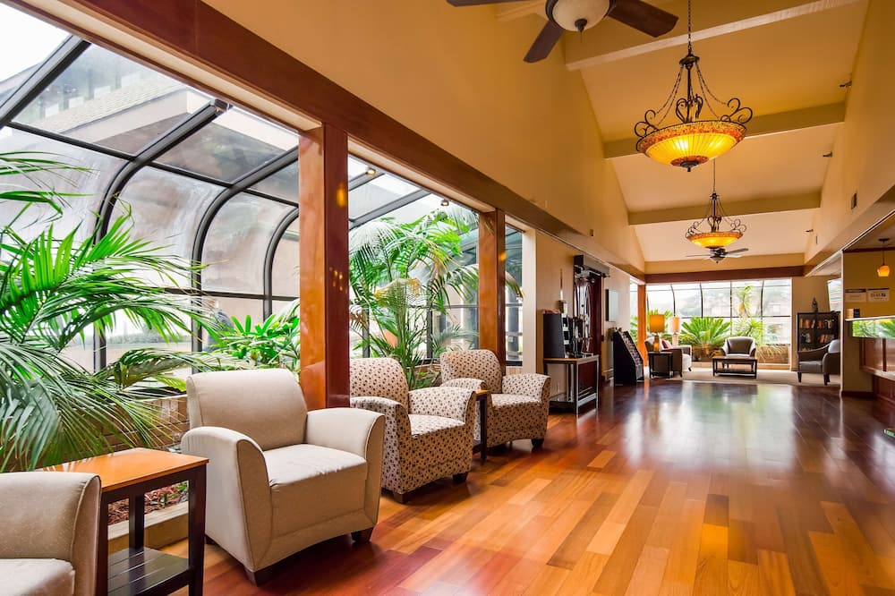 Best Western Plus Forest Park Inn