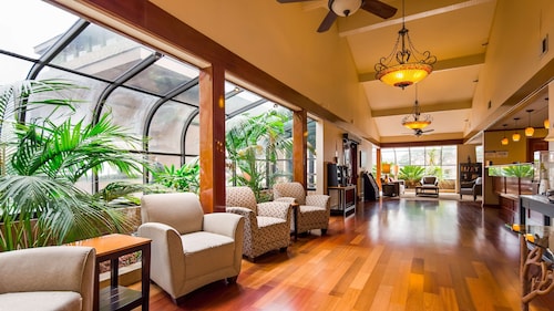 Best Western Plus Forest Park Inn