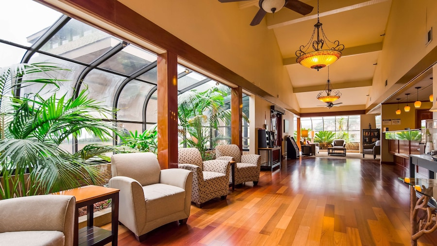 Best Western Plus Forest Park Inn