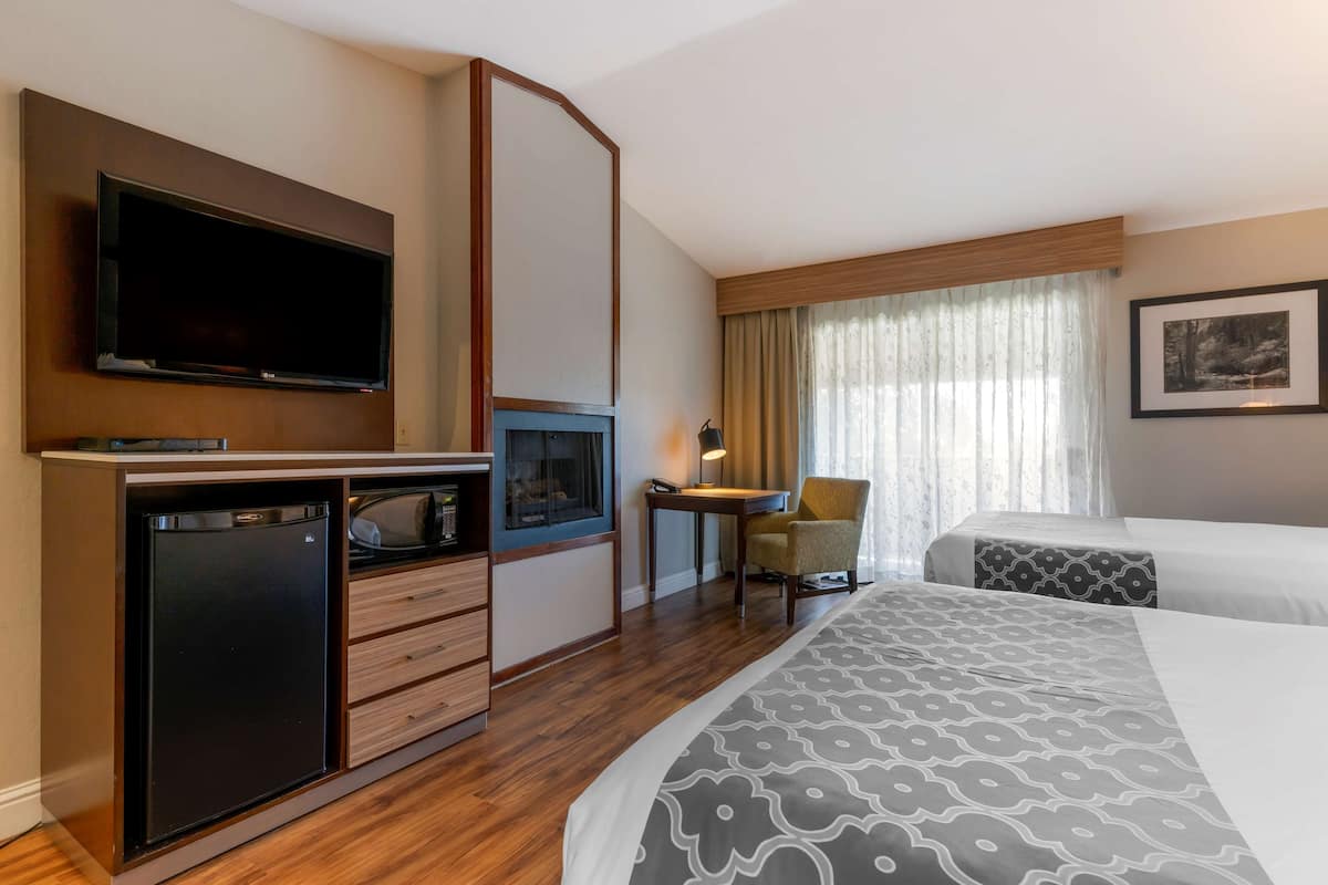 Standard Room, 2 Queen Beds, Non Smoking, Fireplace | Hypo-allergenic bedding, in-room safe, laptop workspace