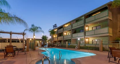 Best Western Plus Forest Park Inn