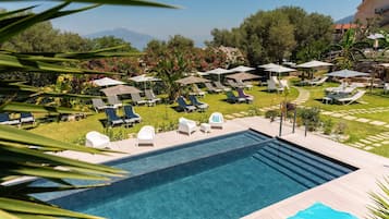Seasonal outdoor pool, pool umbrellas, sun loungers
