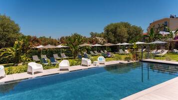 Seasonal outdoor pool, pool umbrellas, sun loungers