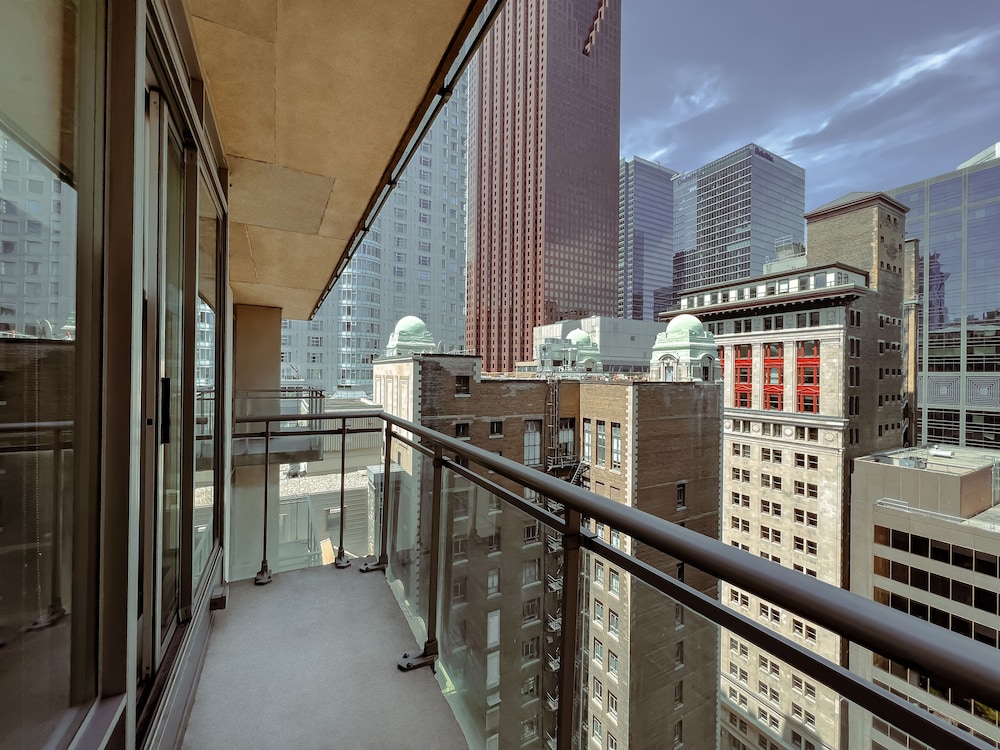 Executive Hotel Cosmopolitan Toronto by null