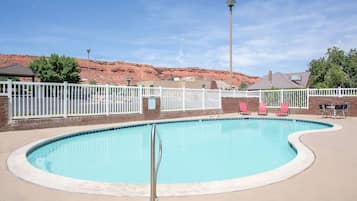 Piscina externa sazonal