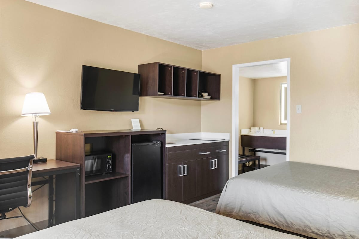 Room, 2 Queen Beds, Non Smoking (Efficiency)