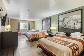 舒適套房, 2 張加大雙人床, 非吸煙房, 微波爐 | 熨斗/熨衣板、免費無線上網、床單