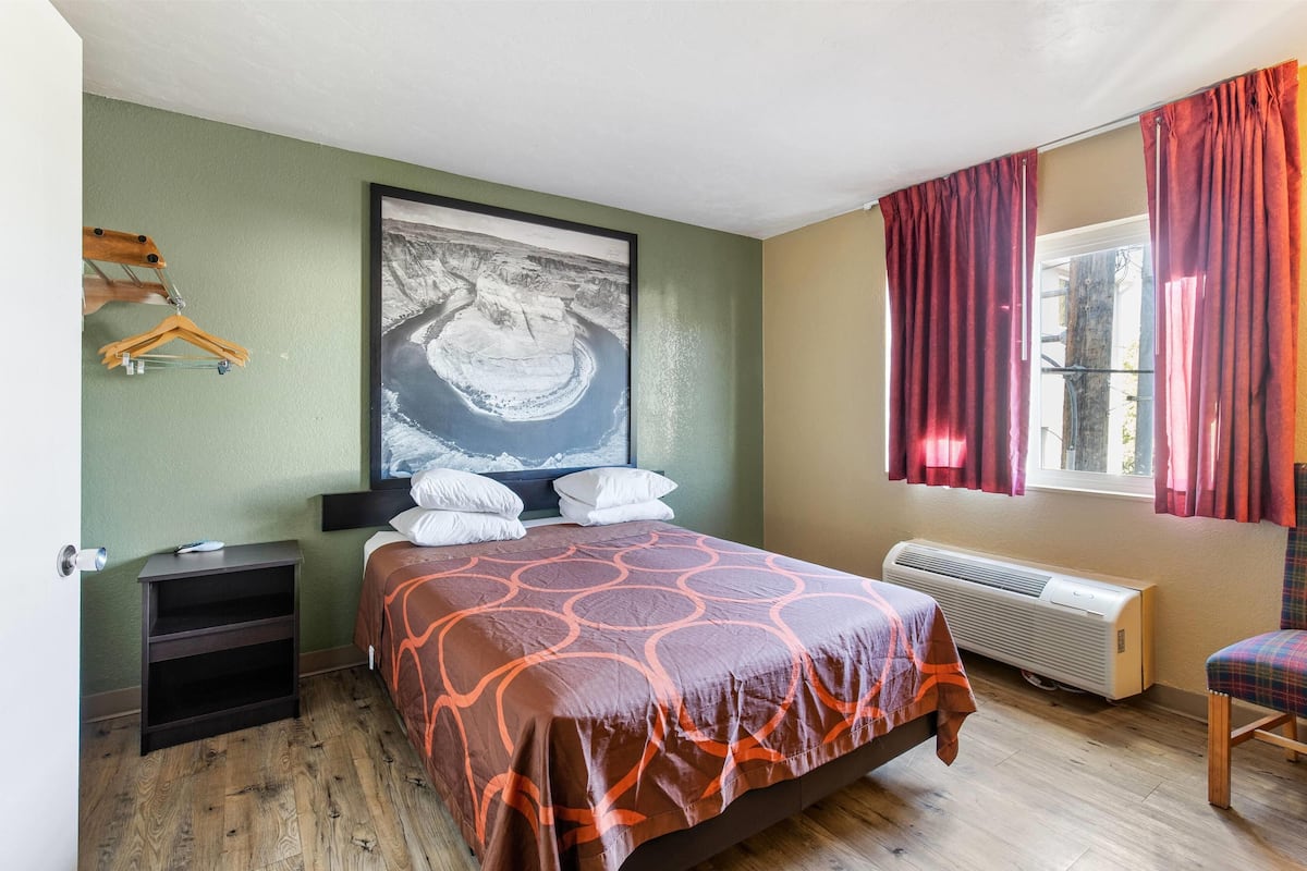 Upgraded, Suite, Multiple Beds