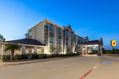 Super 8 by Wyndham San Antonio/Alamodome Area