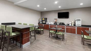 Free daily continental breakfast