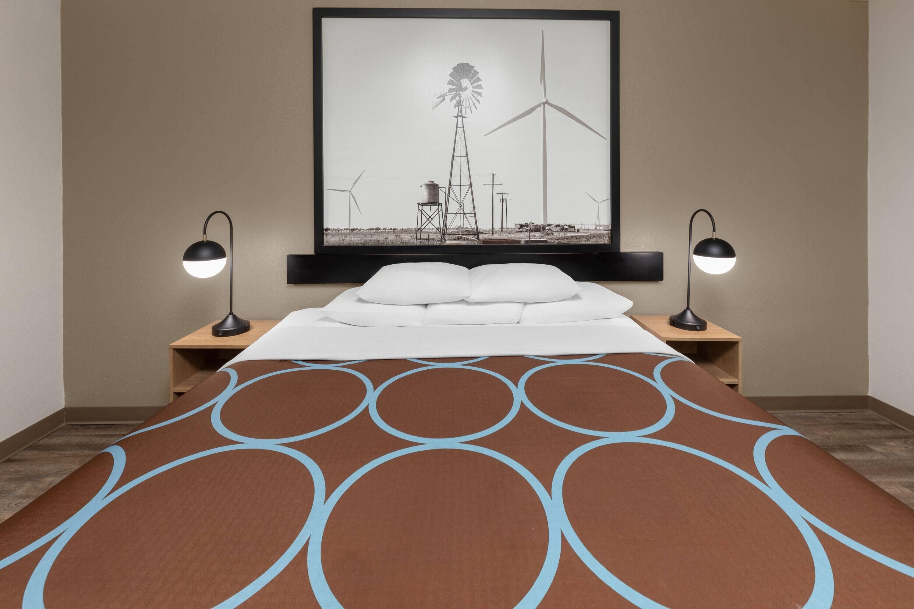 Photo - Super 8 by Wyndham San Antonio/Alamodome Area