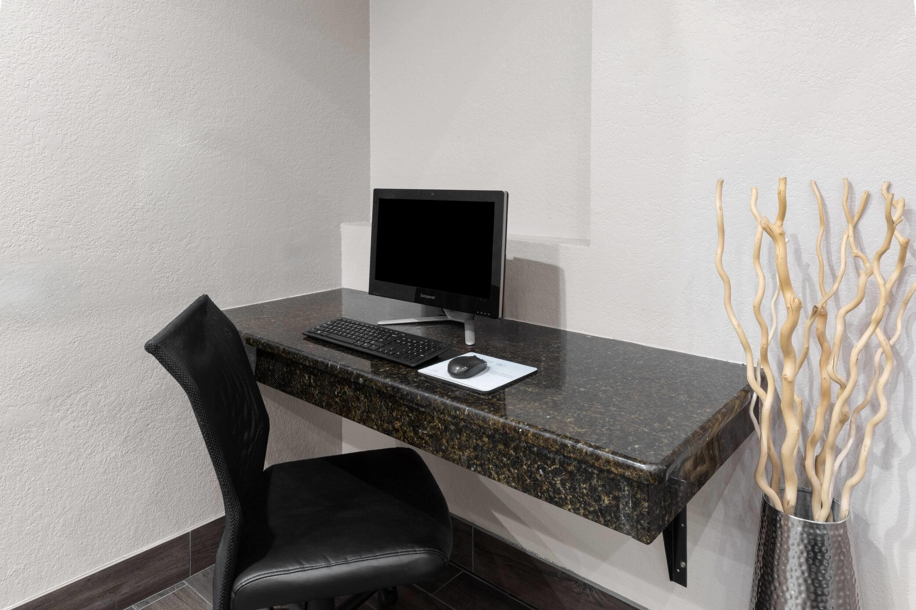 Photo - Super 8 by Wyndham San Antonio/Alamodome Area