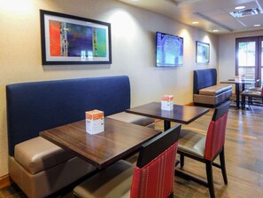 Free continental breakfast 