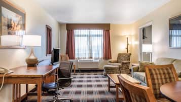 1 King Non Smoking Jetted Tub | In-room safe, desk, iron/ironing board, free WiFi