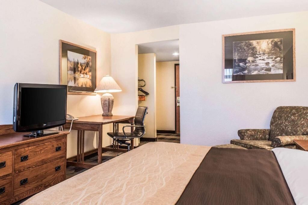 In-room safe, desk, iron/ironing board, free WiFi