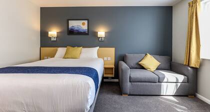 Days Inn by Wyndham Sedgemoor M5