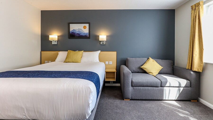 Days Inn by Wyndham Sedgemoor M5