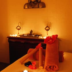 Couples treatment rooms, sauna, hot tub, steam room, Turkish bath