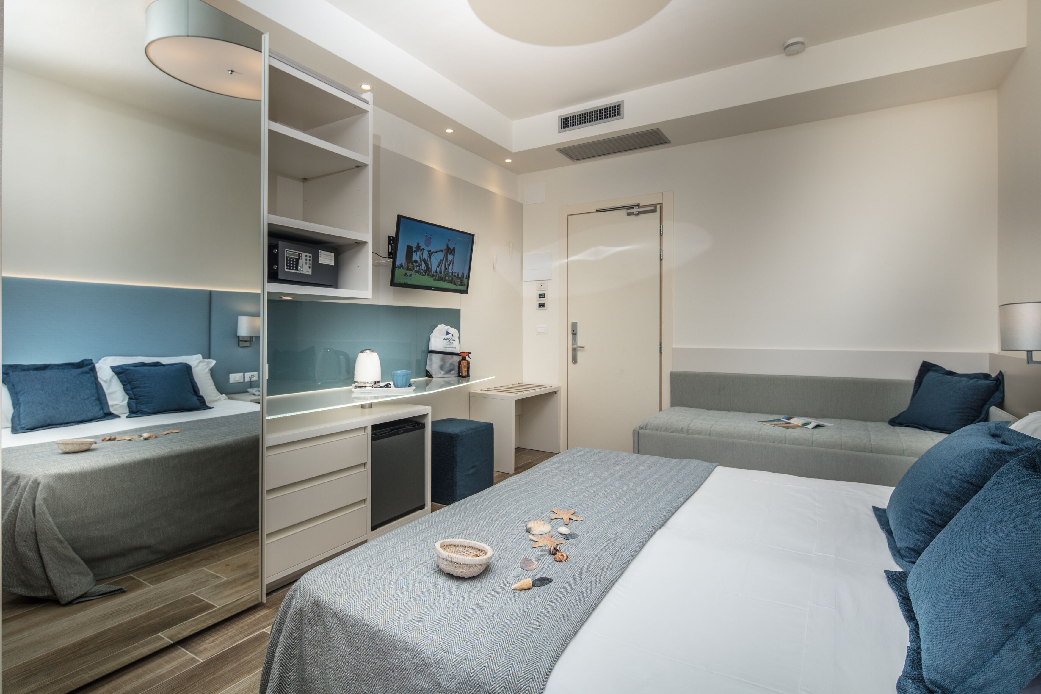 minibar, in-room safe, desk, free wifi