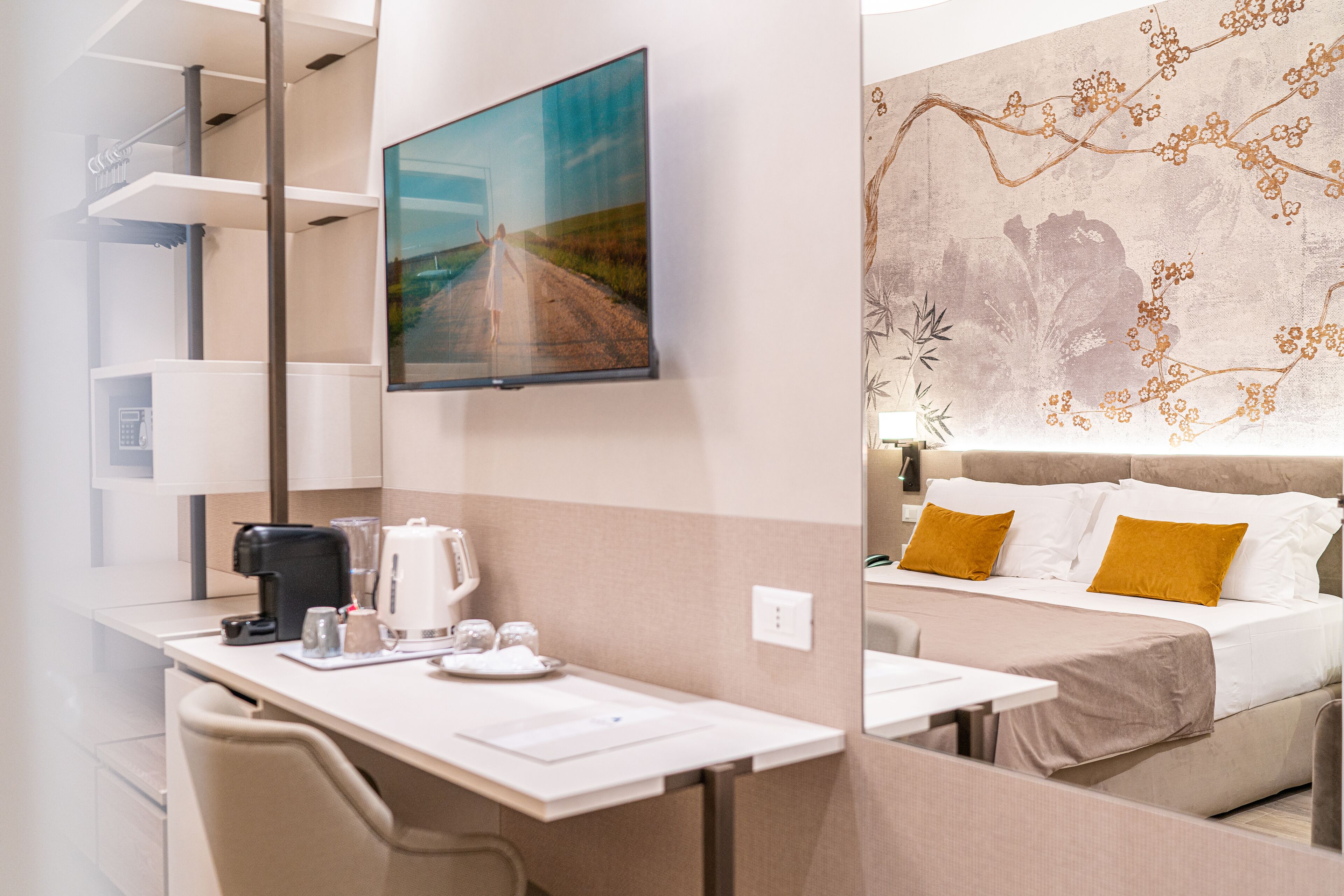 superior double room | minibar, in-room safe, desk, free wifi