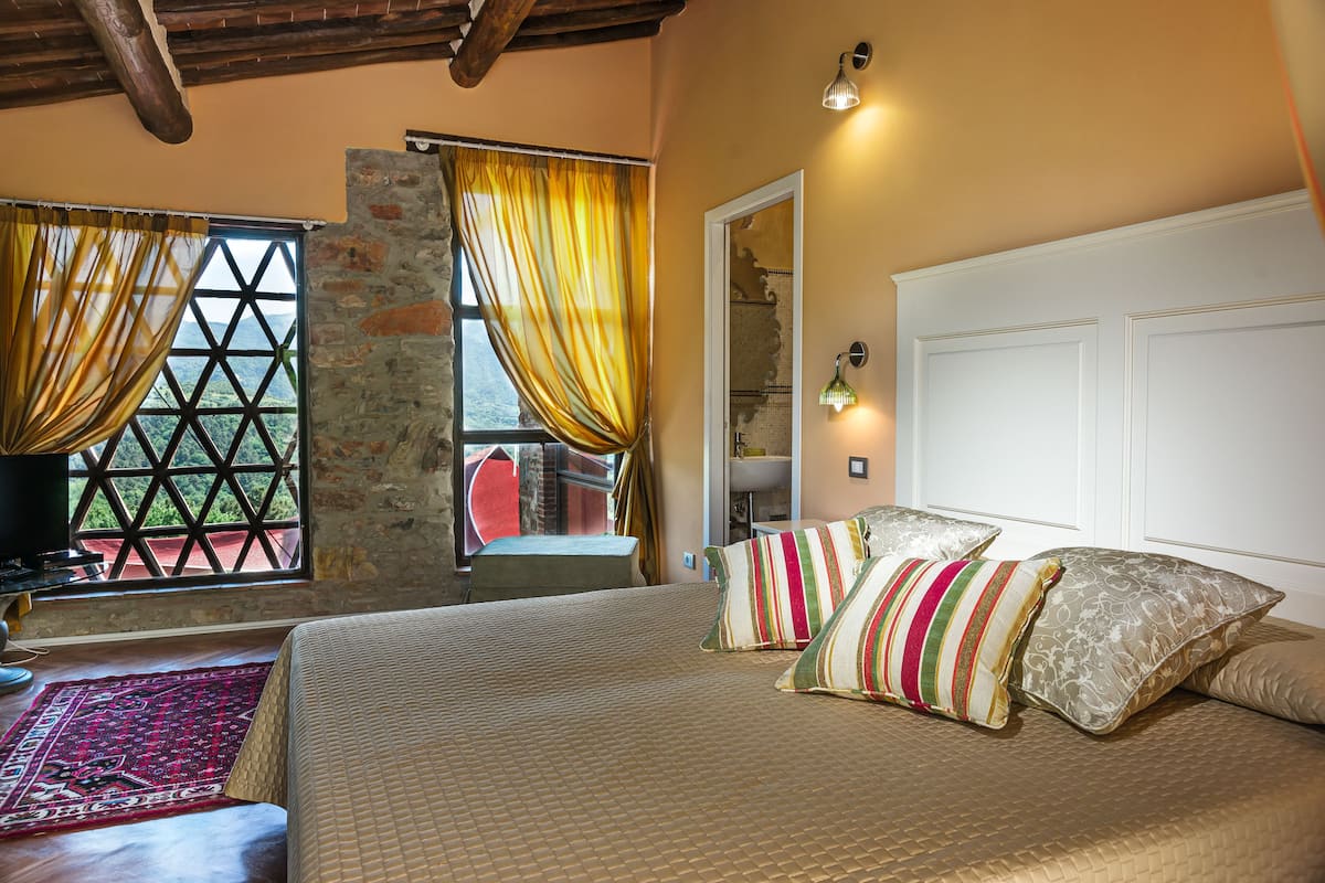 minibar, in-room safe, desk, soundproofing