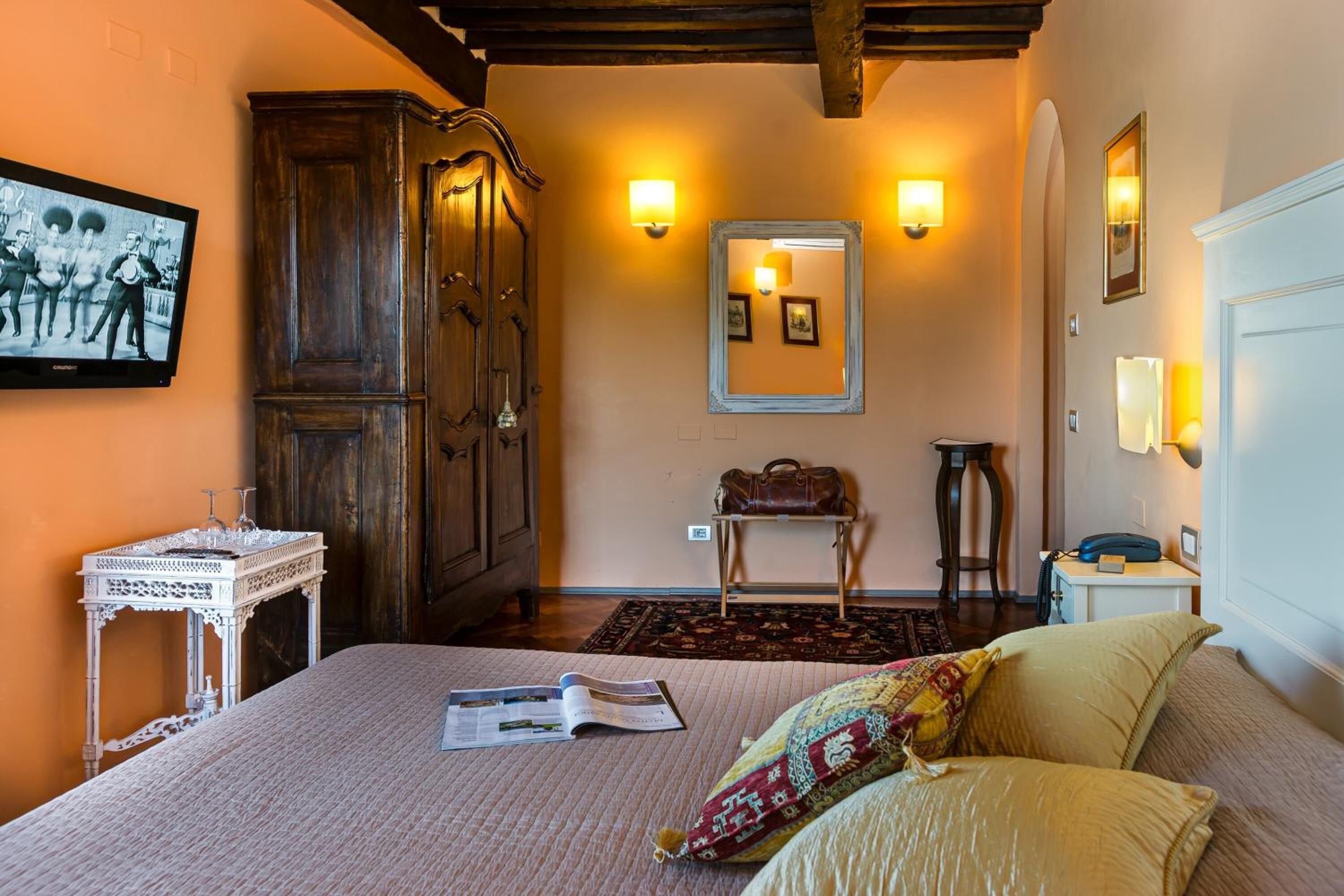 minibar, in-room safe, desk, soundproofing