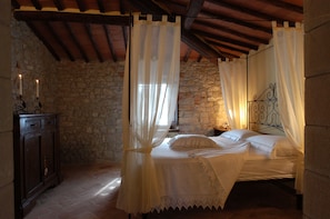 Junior Suite | Minibar, in-room safe, iron/ironing board, free cribs/infant beds