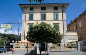 Front of property - Hotel Vittoria (Viareggio)