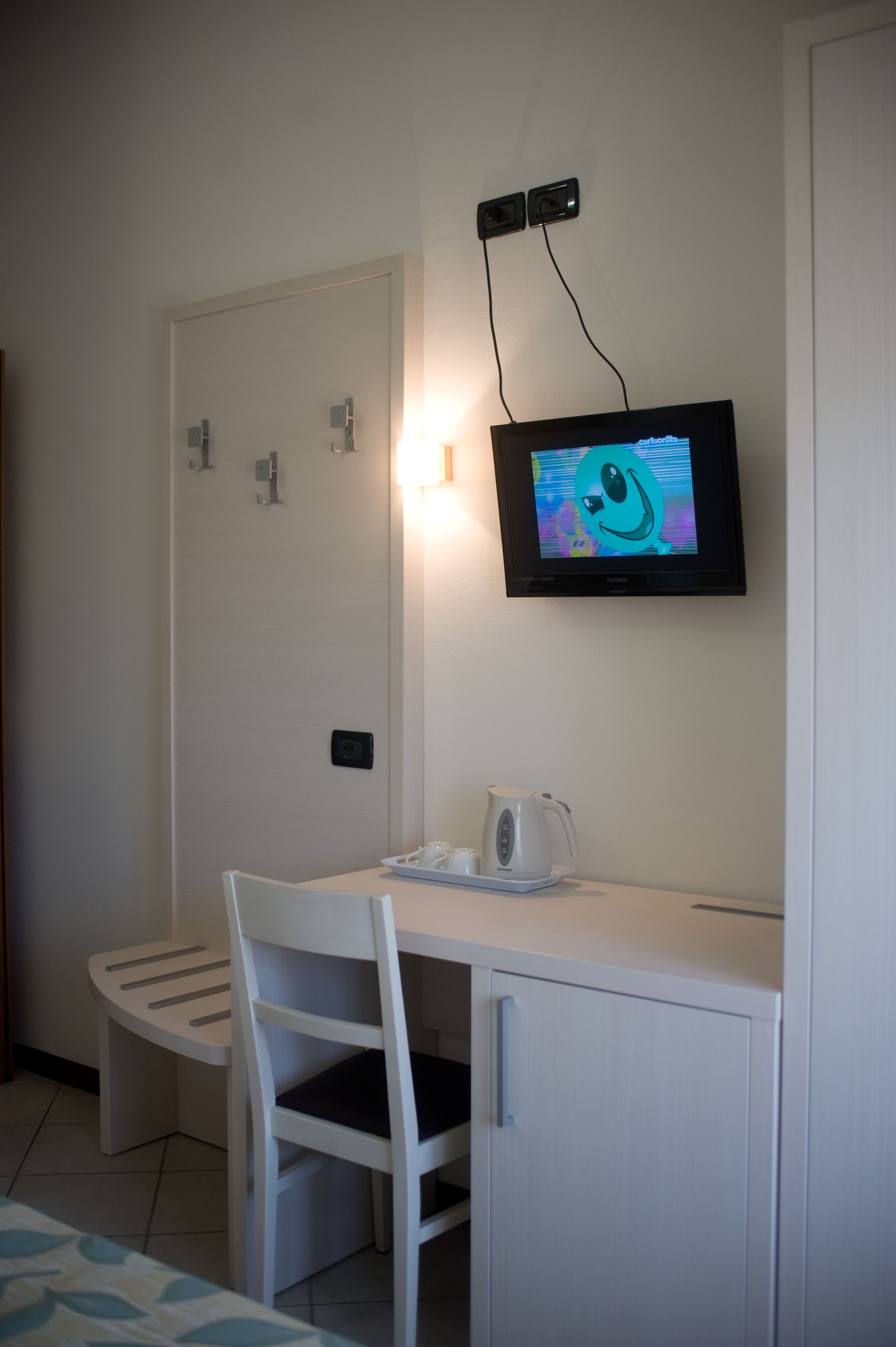 double room | minibar, in-room safe, desk, cots/infant beds