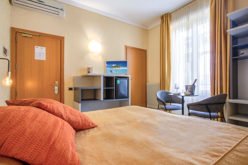 comfort double or twin room, balcony | frette italian sheets, in-room safe, desk, laptop workspace