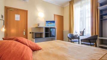 Habitación Confort con 1 cama matrimonial o 2 individuales, balcón | Sábanas italianas Frette y caja de seguridad en la habitación