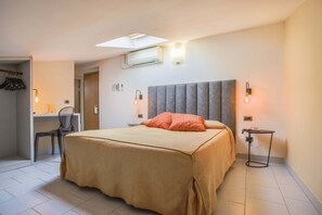 Chambre Économique Double ou avec lits jumeaux (Attic)