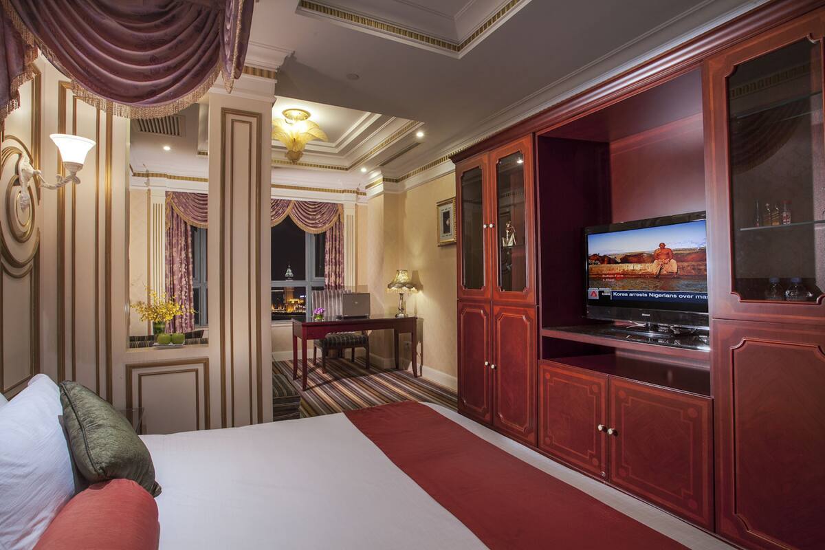 Minibar, in-room safe, desk, blackout drapes