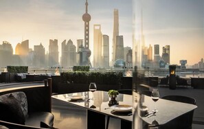 Breakfast, lunch and dinner served - The Seagull On The Bund (Shanghai)