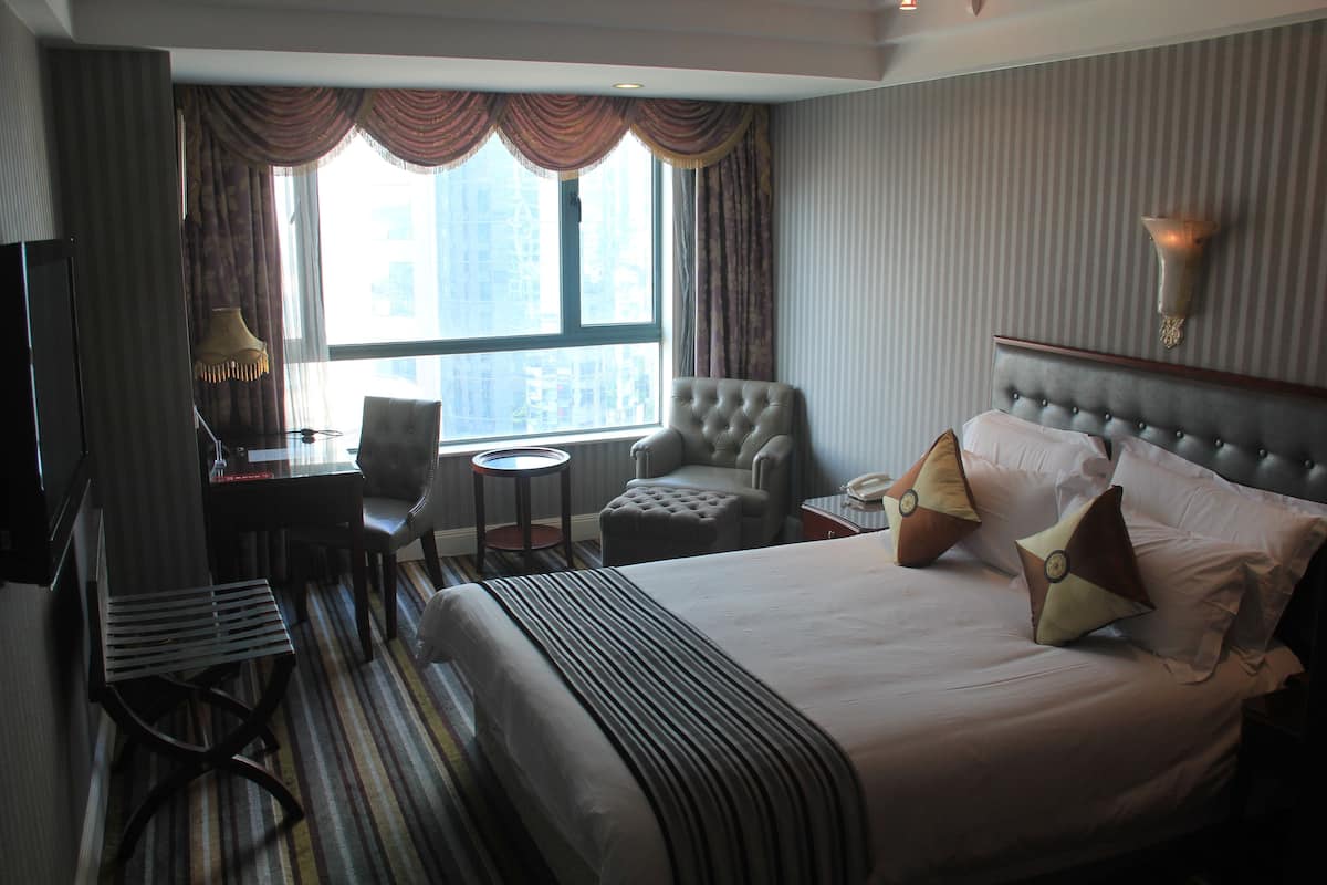 Minibar, in-room safe, desk, blackout drapes