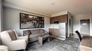 Wi-Fi de cortesia, roupa de cama, despertadores