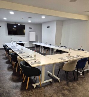 Meeting facility - KYRIAD BELLEGARDE - Genève (Valserhône)