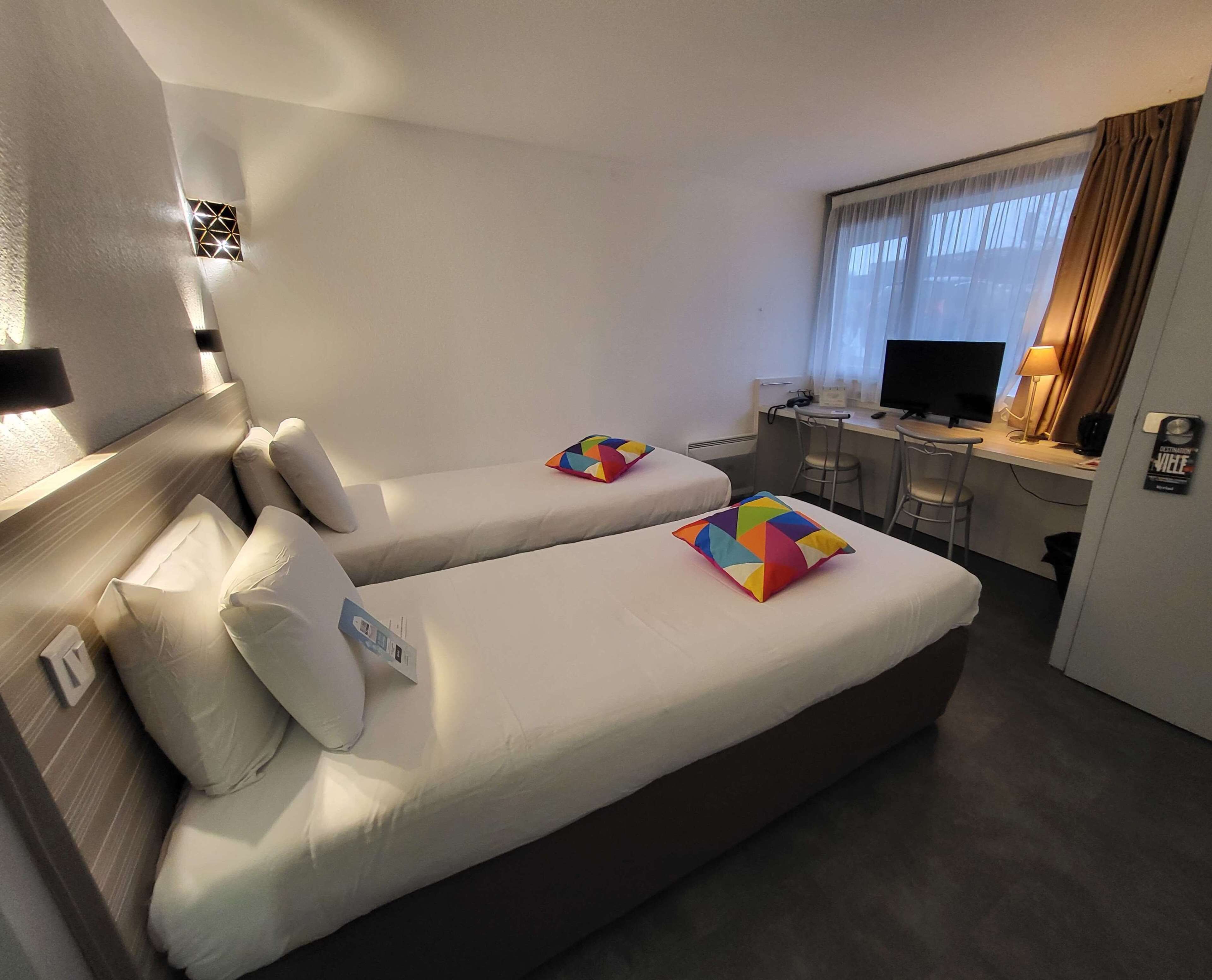 標準客房, 2 張單人床 | 高級寢具、客房內保險箱、書桌、筆電工作空間