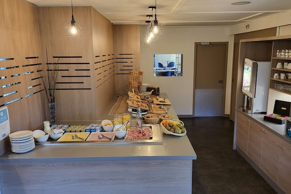 Daily cooked-to-order breakfast for a fee