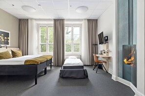 Family Room, 2 Single Beds, Non Smoking