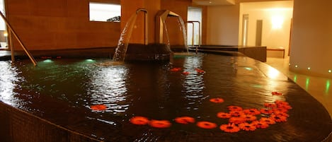 Couples treatment room(s), Turkish bath/hammam, body treatments