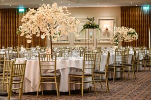 屋内結婚式場
