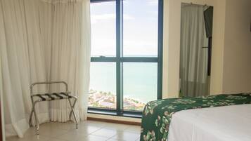 Frigobar, cofres nos quartos, Wi-Fi de cortesia, roupa de cama