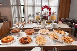 Desayuno buffet incluido todos los días 