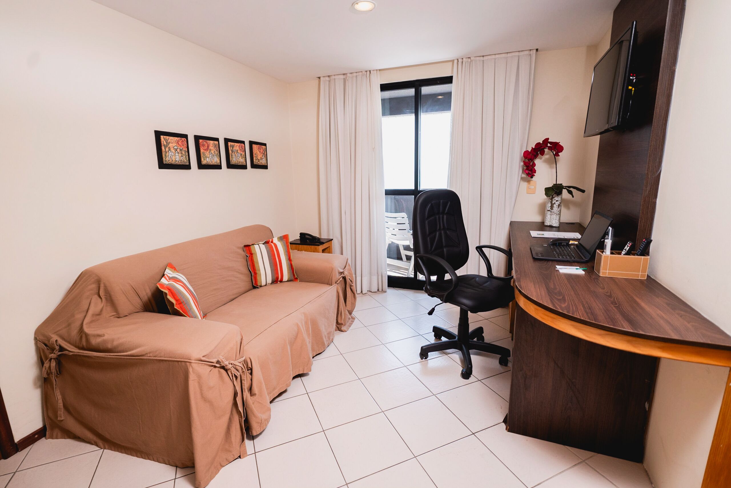 business suite, 2 bedrooms | 1 bedroom, in-room safe, free wifi, bed sheets