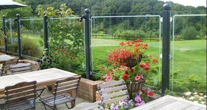 London Beach Country Hotel